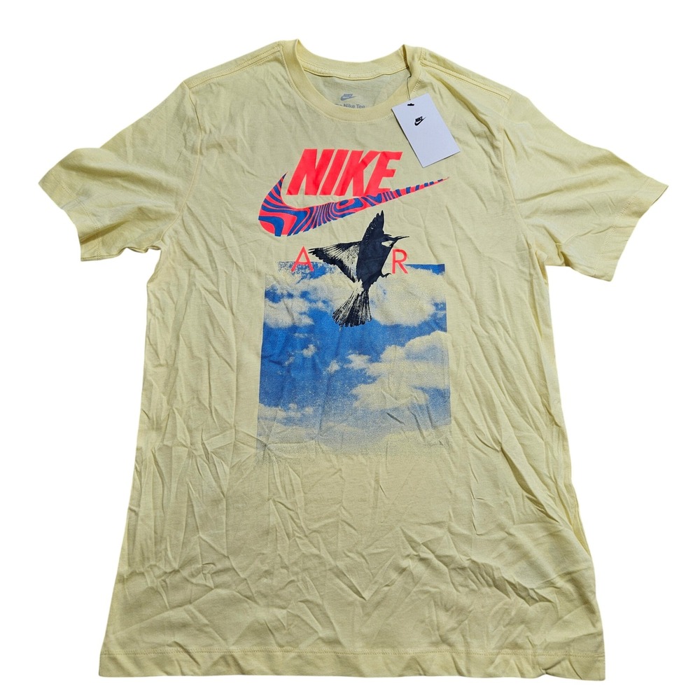 Nike NWT T-Shirt Mens M Yellow Bird Cloud Graphic Nike Air Tee FQ3774-722